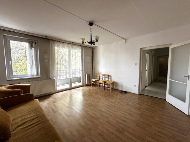 Eladó panellakás, Veszprémben 51 M Ft, 1+3 szobás