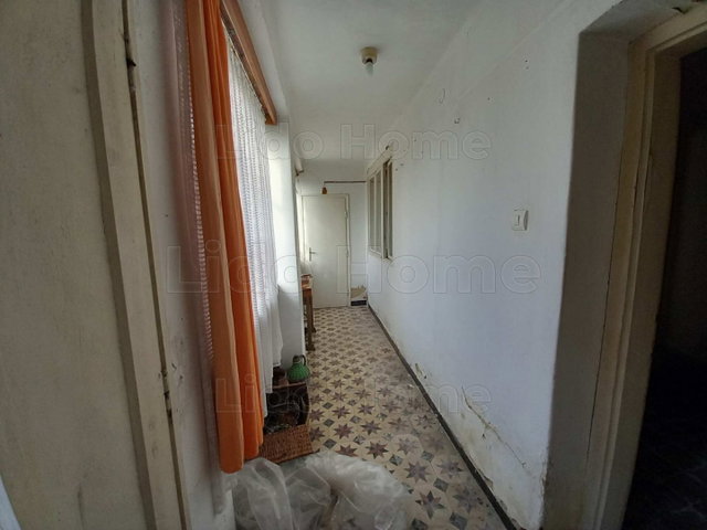 Eladó családi ház, Kajárpécen 26.5 M Ft, 3 szobás