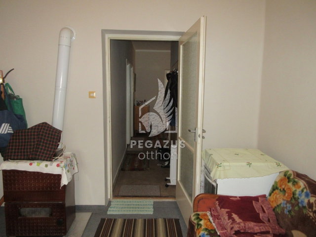 Eladó családi ház, Ózdon 24.9 M Ft, 6 szobás