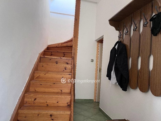Eladó téglalakás, Pécsett 95.5 M Ft, 3 szobás