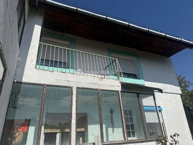 Eladó családi ház, Vecsésen 73.5 M Ft, 4 szobás