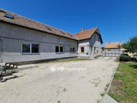 Eladó családi ház, Pápán 129 M Ft, 10 szobás