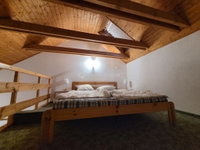 Eladó családi ház, Abaligeten 89 M Ft, 9 szobás