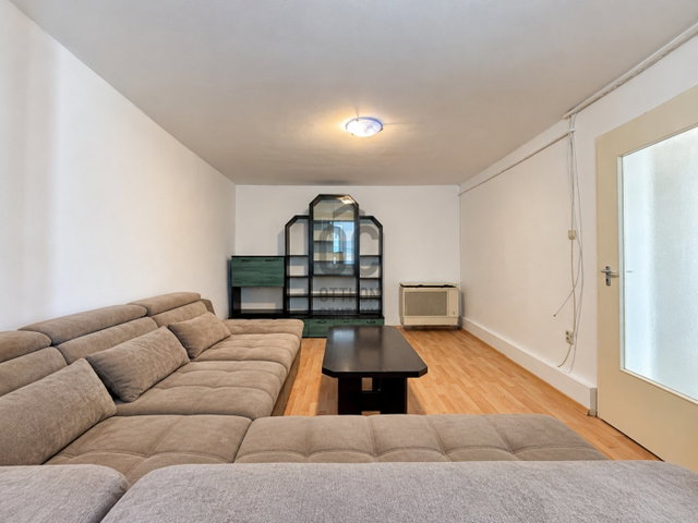 Eladó családi ház, Szegeden 31.9 M Ft, 1 szobás