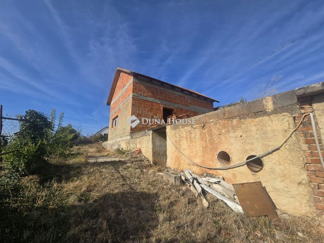 Eladó családi ház, Pécsett, Lőtér dűlőn 17.99 M Ft, 1 szobás
