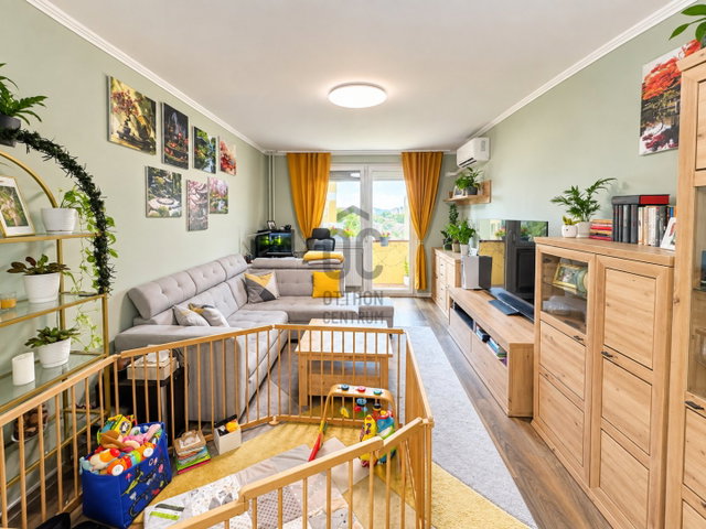 Eladó panellakás, Budapesten, XV. kerületben, Páskomliget utcában