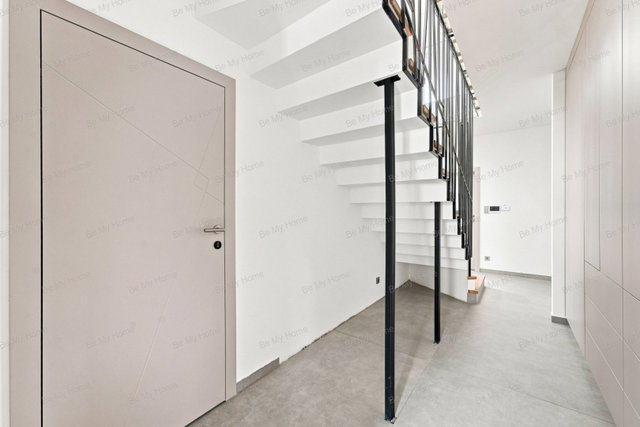 Eladó családi ház, Budapesten, III. kerületben 297.5 M Ft
