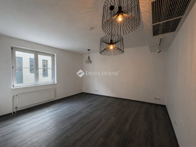 Kiadó iroda, Budapesten, I. kerületben 2600 E Ft / hó