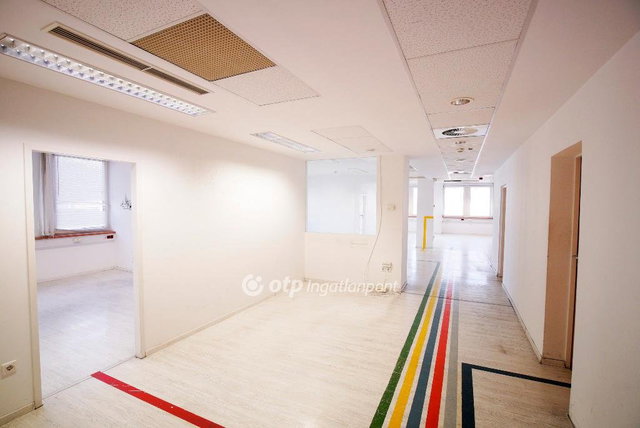 Kiadó iroda, Budapesten, XI. kerületben 3296 E Ft / hó, 1 szobás