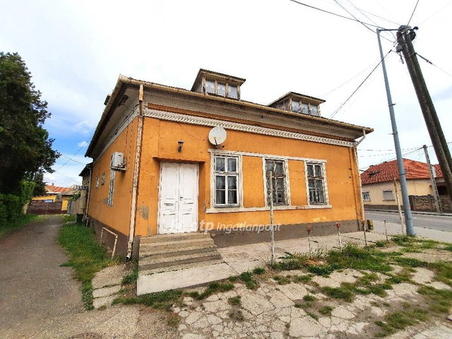 Eladó családi ház, Nagykőrösön 45 M Ft, 4+1 szobás