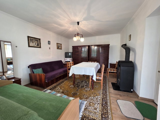 Eladó családi ház, Vágáshután 26 M Ft, 2 szobás