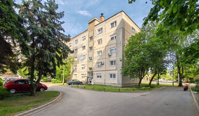 Eladó panellakás, Békéscsabán 32.9 M Ft, 2 szobás