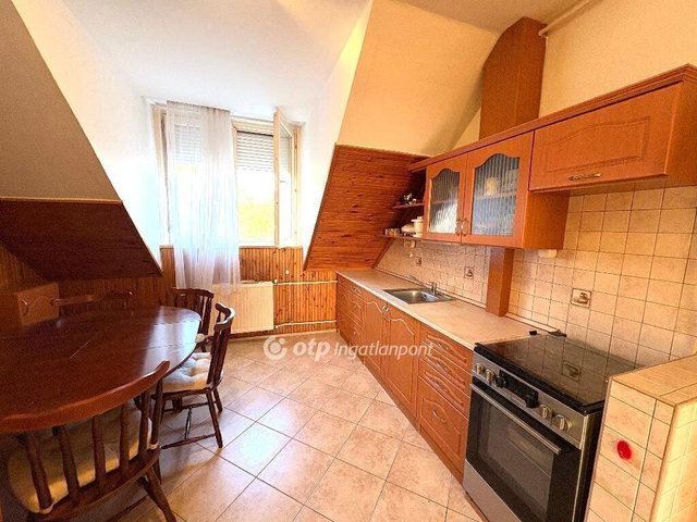 Eladó téglalakás, Nyíregyházán 49.99 M Ft, 3 szobás