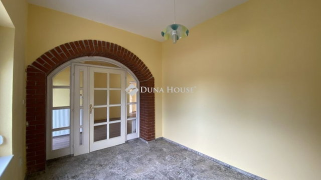 Eladó családi ház, Békéscsabán 115 M Ft, 6 szobás