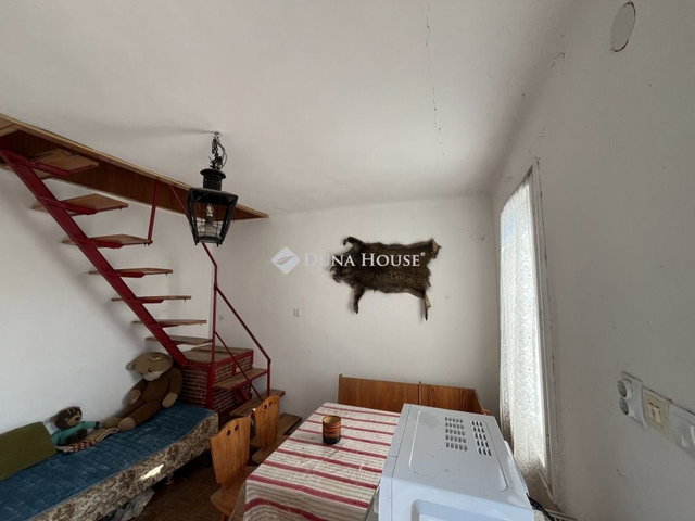 Eladó nyaraló, Tiszakécskén, Akác utcában 29.9 M Ft, 4 szobás
