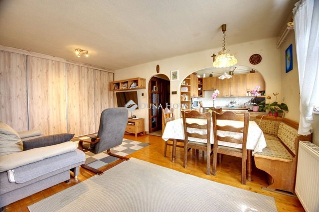 Eladó családi ház, Budaörsön 169.9 M Ft, 5 szobás