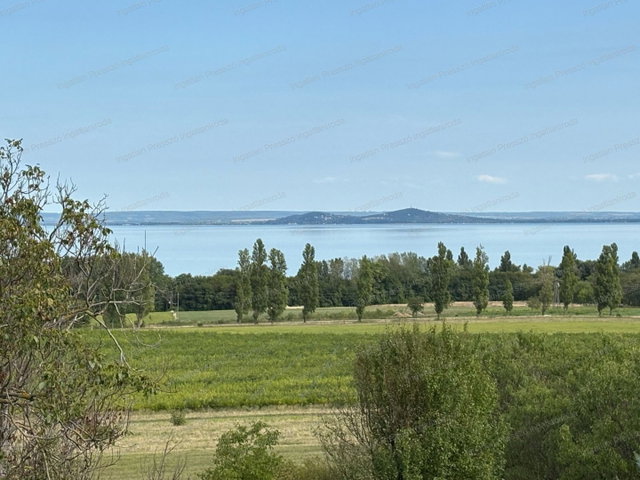 Eladó családi ház, Balatonedericsen 349 M Ft, 7 szobás