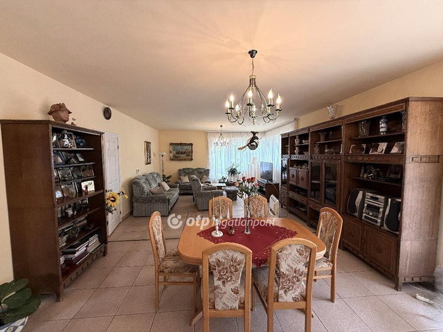 Eladó családi ház, Budaörsön 229 M Ft, 4 szobás