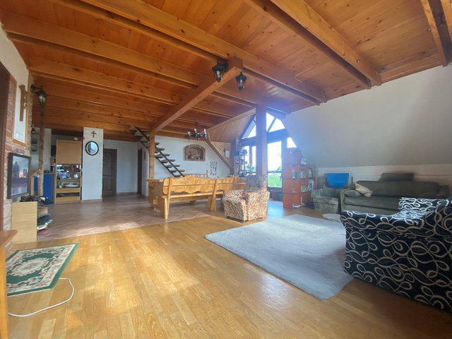 Eladó családi ház, Komlón 84.9 M Ft, 7 szobás