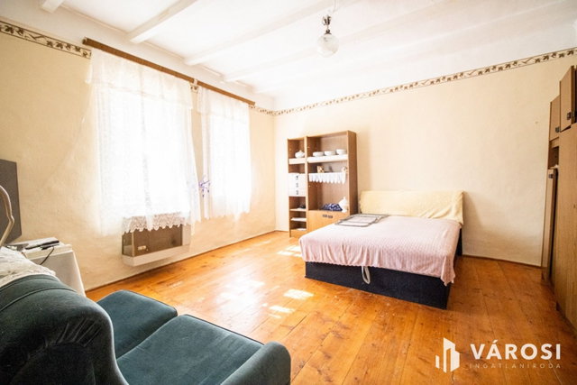 Eladó családi ház, Szarvason 11.5 M Ft, 2 szobás