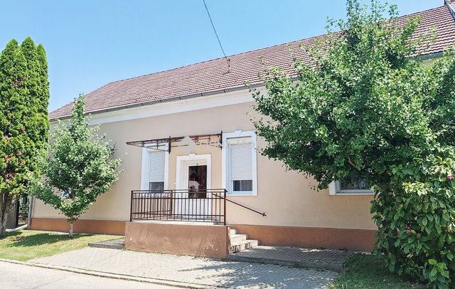 Eladó családi ház, Csurgón 26.5 M Ft, 3 szobás