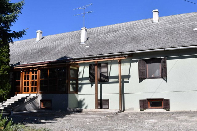 Eladó családi ház, Balatonalmádiban 345 M Ft, 11 szobás