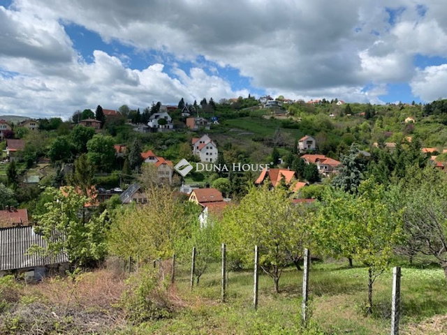 Eladó telek, Pécsett, Meredek közben 72 M Ft