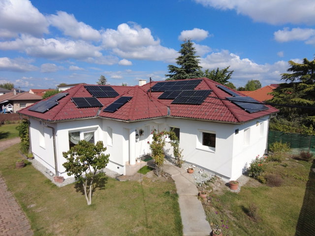 Eladó családi ház, Vecsésen 139.9 M Ft, 4 szobás