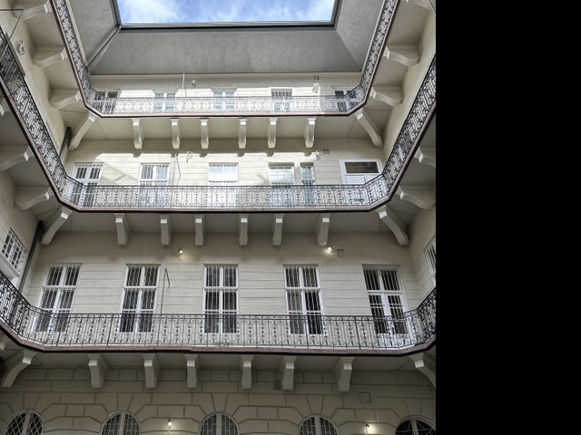 Eladó téglalakás, Budapesten, VI. kerületben 91 M Ft, 1 szobás