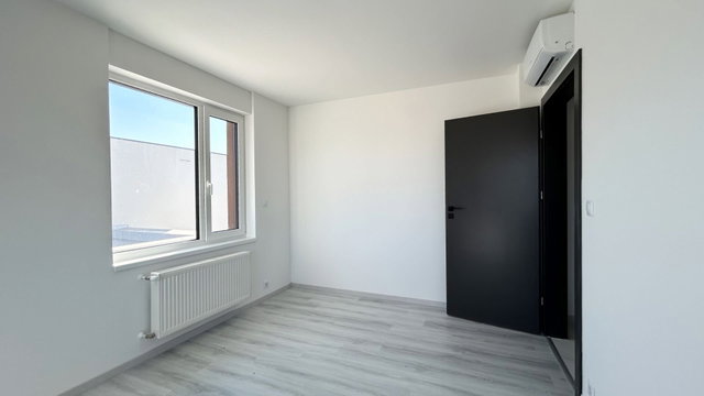 Eladó ikerház, Debrecenben 201.6 M Ft, 4 szobás