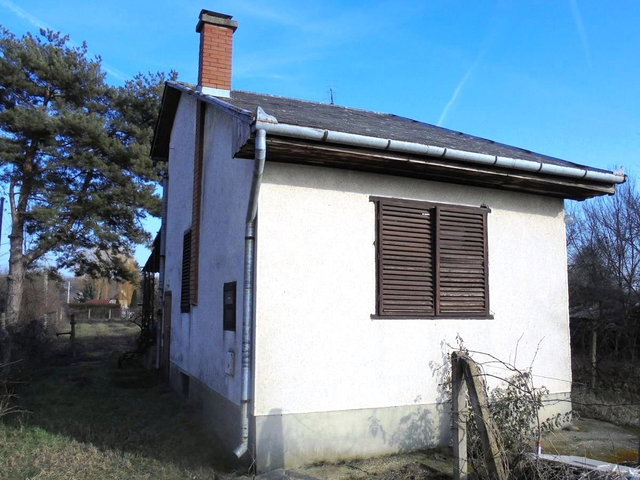 Eladó családi ház, Debrecenben 30 M Ft, 2 szobás