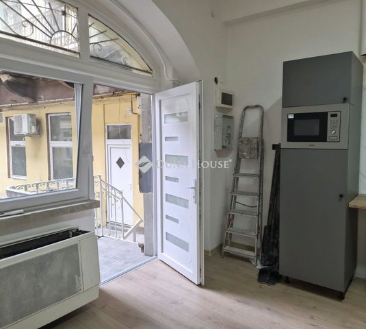 Eladó téglalakás, Budapesten, VIII. kerületben 46 M Ft, 1 szobás
