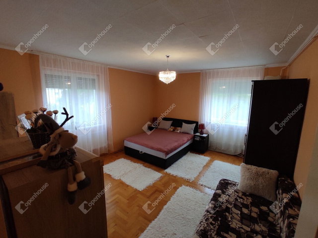 Kiadó téglalakás, albérlet, Almásfüzitőn 130 E Ft / hó