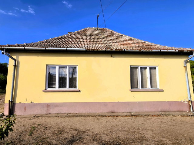 Eladó családi ház, Csikérián 10.9 M Ft, 3 szobás