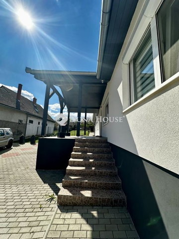 Eladó családi ház, Szűrön 97.255 M Ft, 3 szobás
