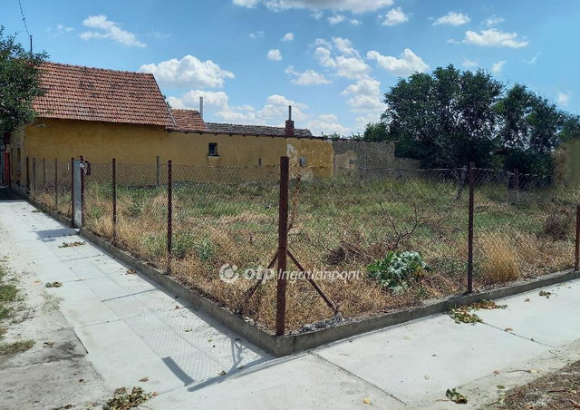 Eladó telek, Csongrádon 6 M Ft / költözzbe.hu