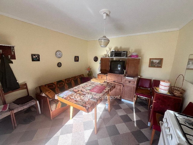 Eladó családi ház, Szomolyán 19.9 M Ft, 2 szobás