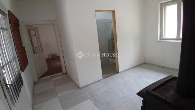 Eladó családi ház, Balatonszabadiban 42.5 M Ft, 3 szobás