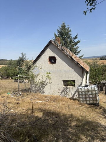 Eladó családi ház, Környén 12 M Ft, 2 szobás