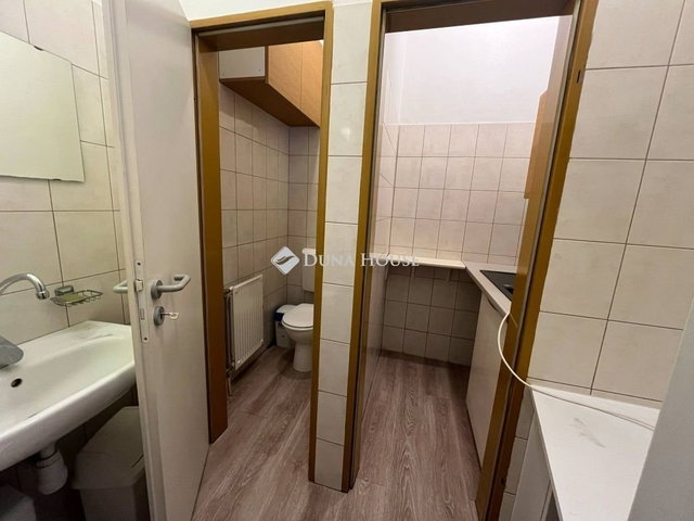 Eladó üzlethelyiség, Budapesten, III. kerületben 73.5 M Ft