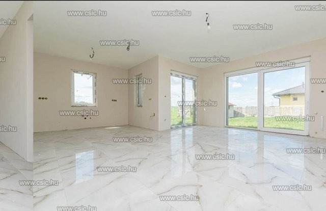 Eladó családi ház, Taksonyon 149.99 M Ft, 4 szobás