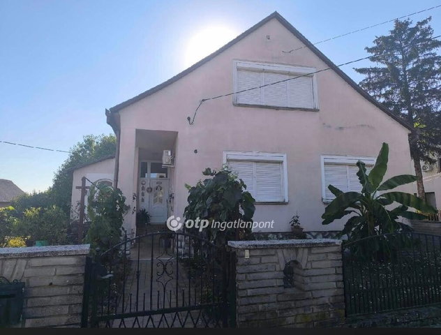 Eladó családi ház, Lippón 65 M Ft, 4 szobás