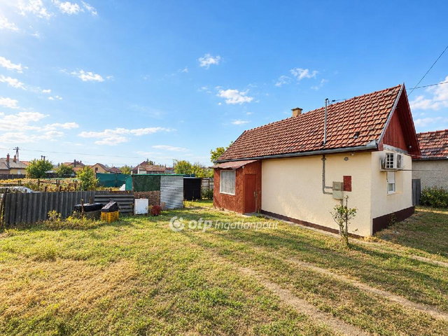 Eladó családi ház, Hajdúsámsonon 29.9 M Ft, 1 szobás