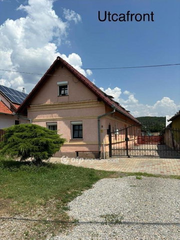 Eladó családi ház, Cserkúton 63 M Ft, 4 szobás