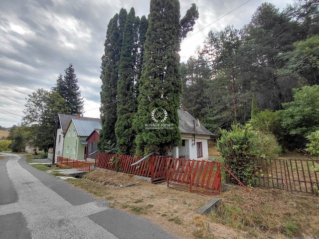 Eladó nyaraló, Arlón 6.5 M Ft, 2 szobás / költözzbe.hu