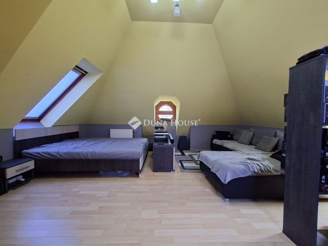 Eladó téglalakás, Szegeden 43 M Ft, 2 szobás