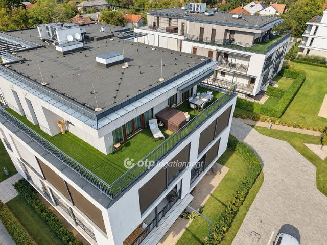 Eladó téglalakás, Csopakon 295 M Ft, 3+1 szobás