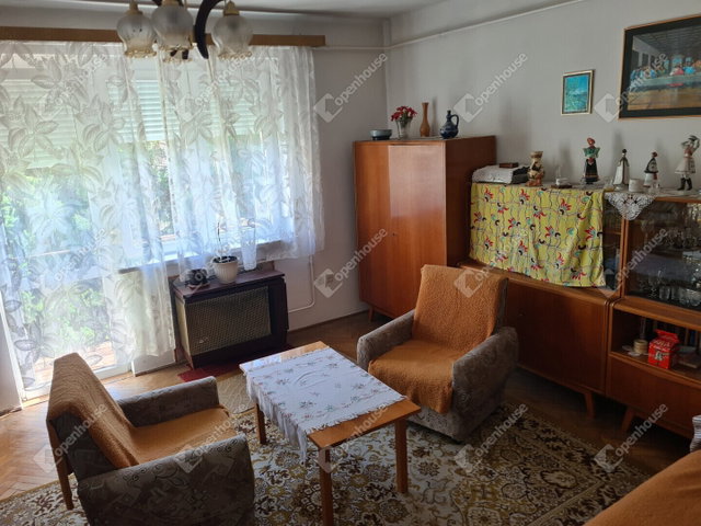 Eladó téglalakás, Celldömölkön 32 M Ft, 2 szobás