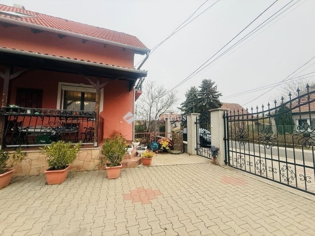 Eladó családi ház, Vecsésen 120 M Ft, 3 szobás