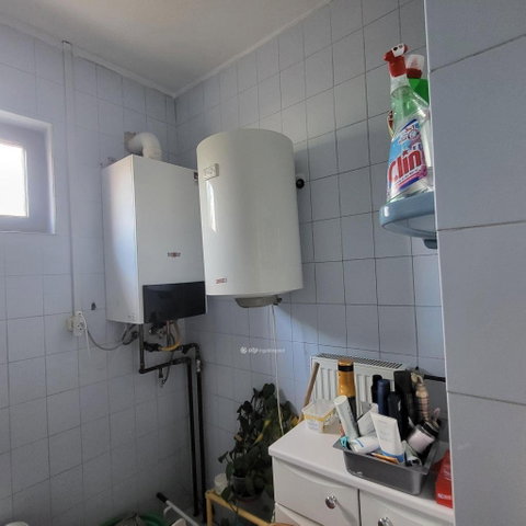 Eladó családi ház, Mikepércsen 87 M Ft, 6+1 szobás